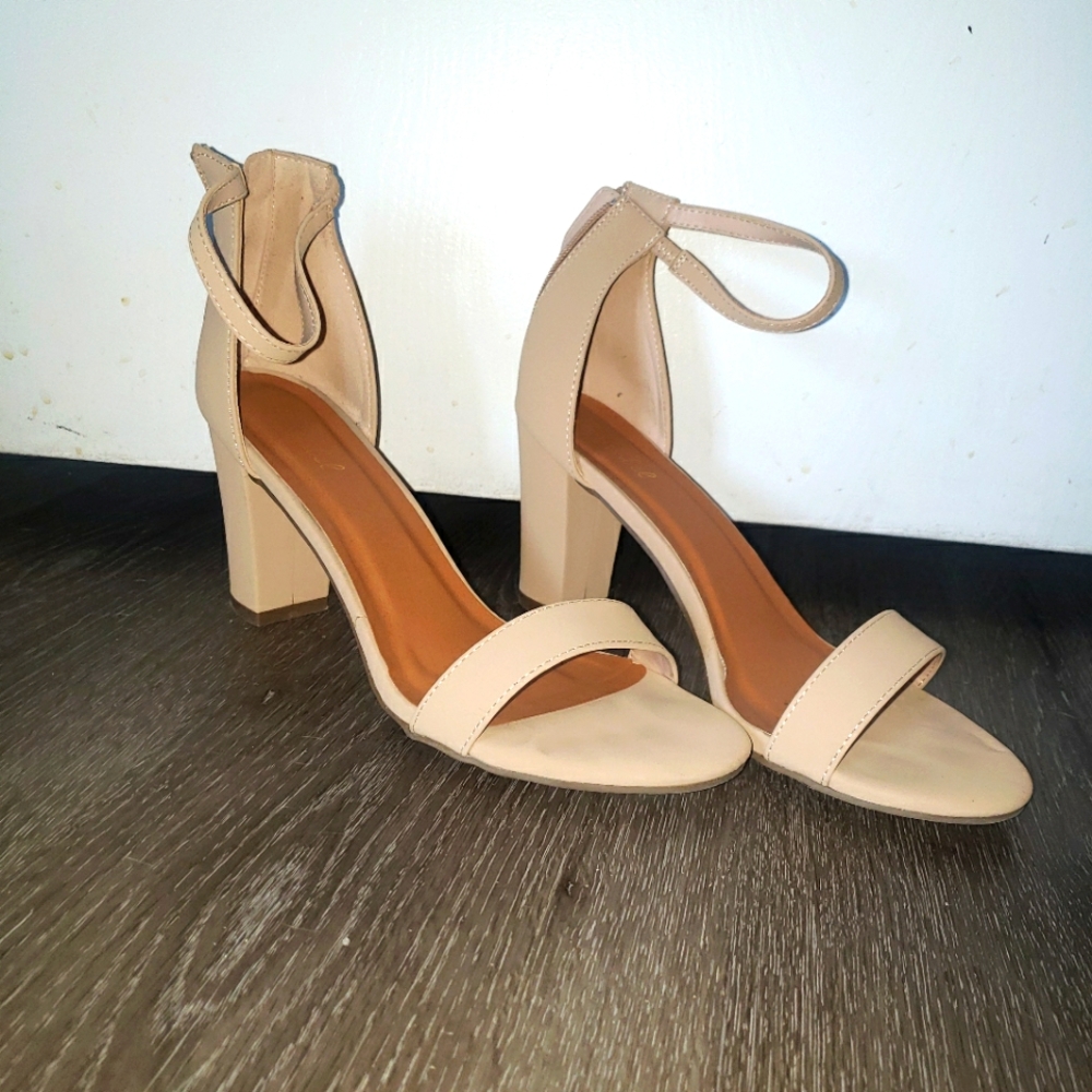 Chunky heel